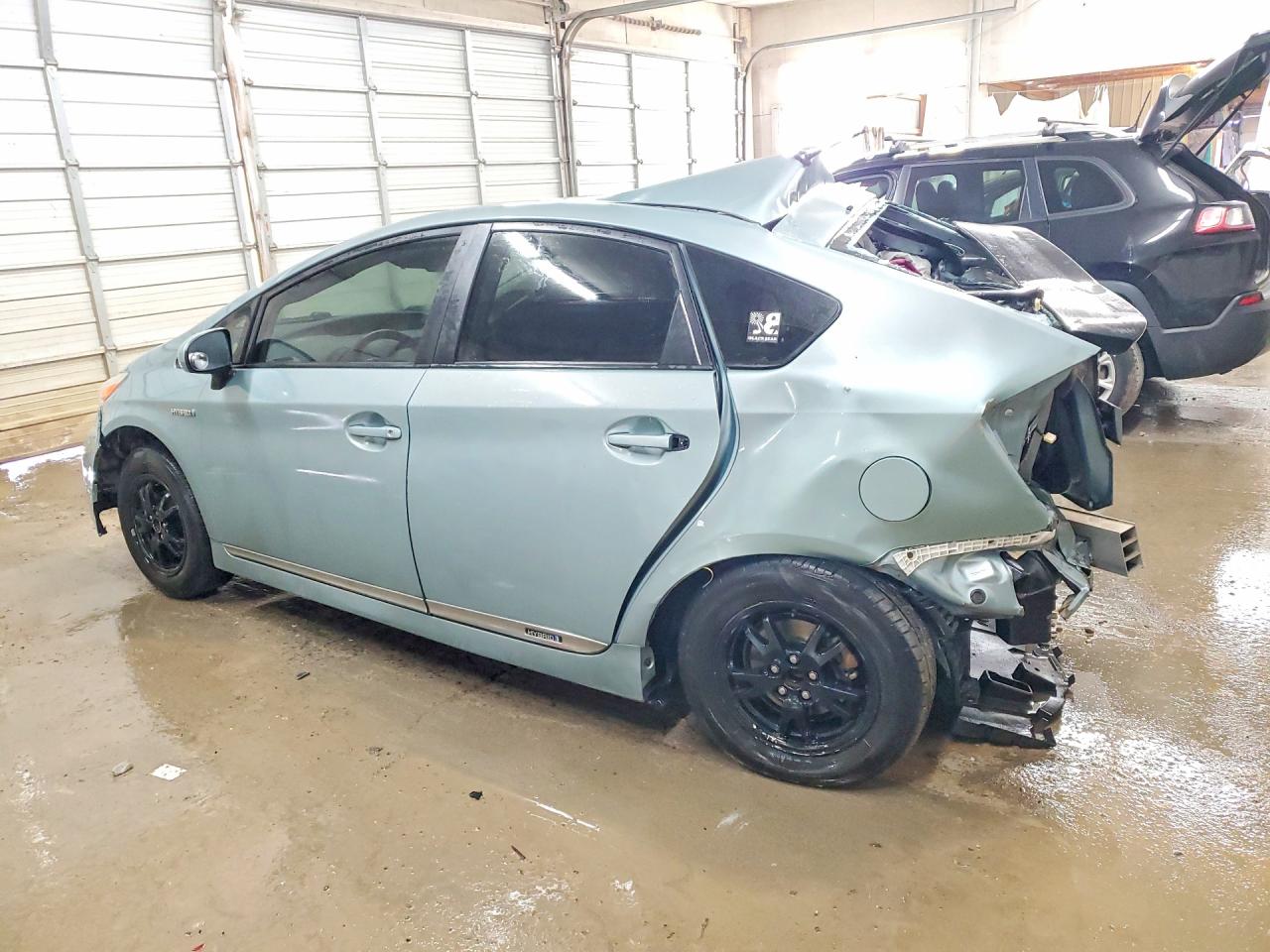 2013 TOYOTA PRIUS TWO photo 2