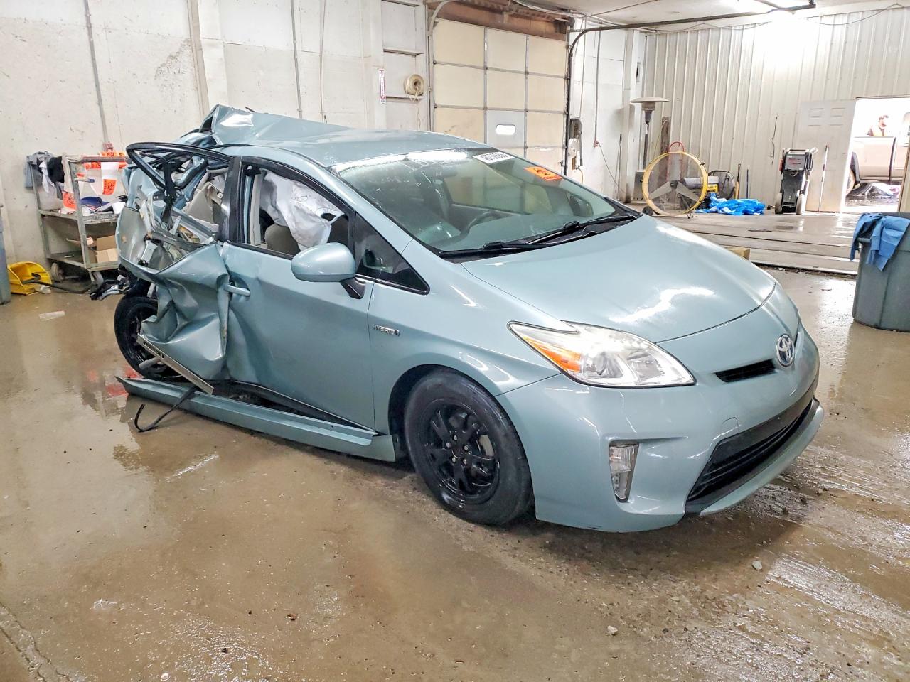 2013 TOYOTA PRIUS TWO photo 4