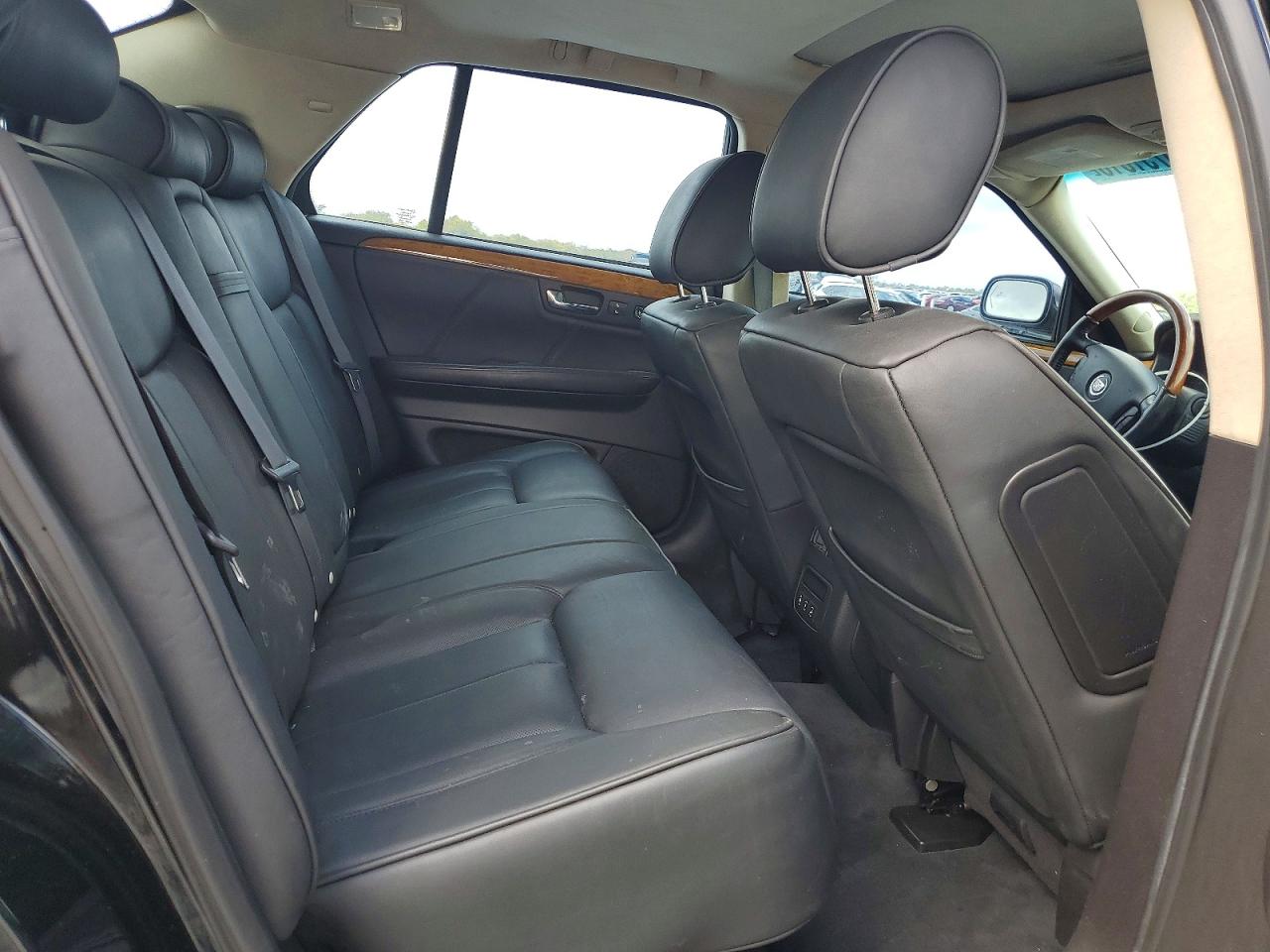2010 CADILLAC DTS PLATINUM photo 19