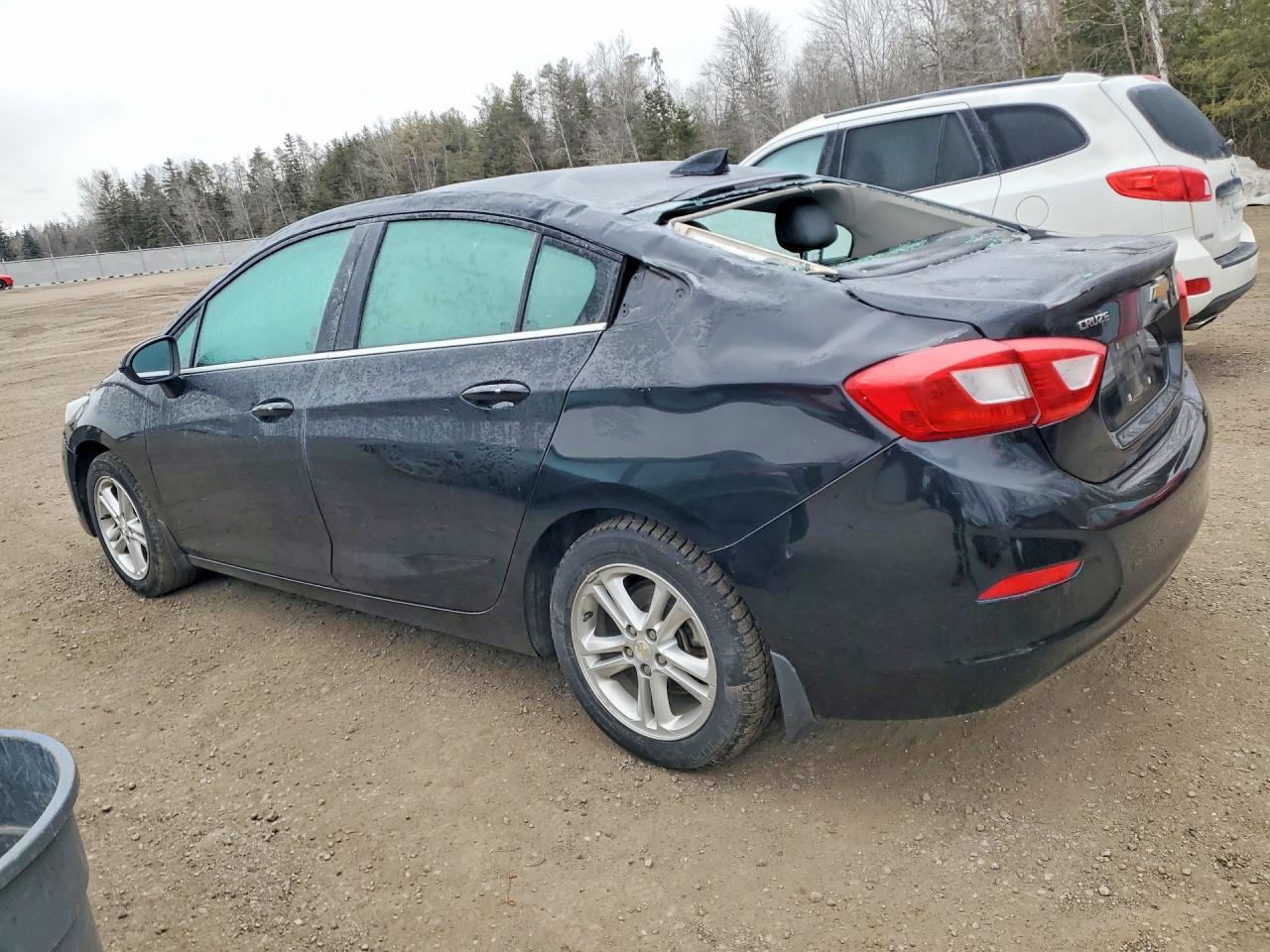 2017 CHEVROLET CRUZE LT photo 3