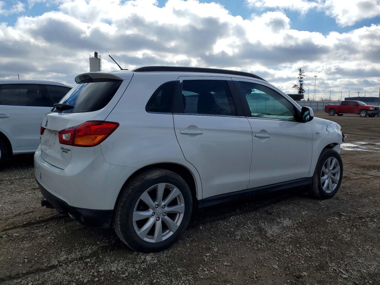 2013 MITSUBISHI OUTLANDER SPORT SE photo 5