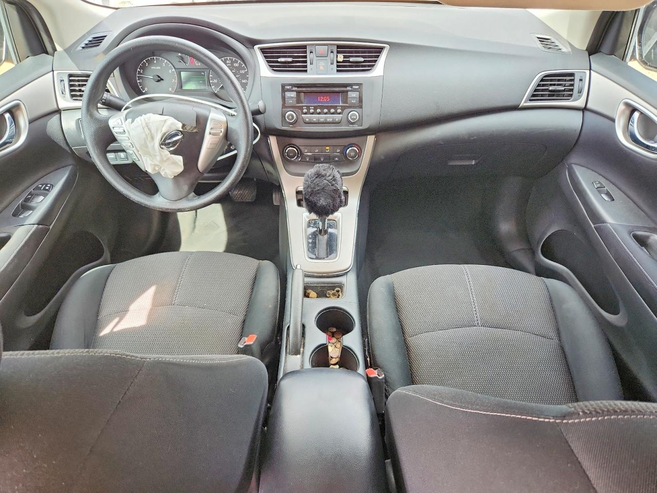 2015 NISSAN SENTRA S photo 8