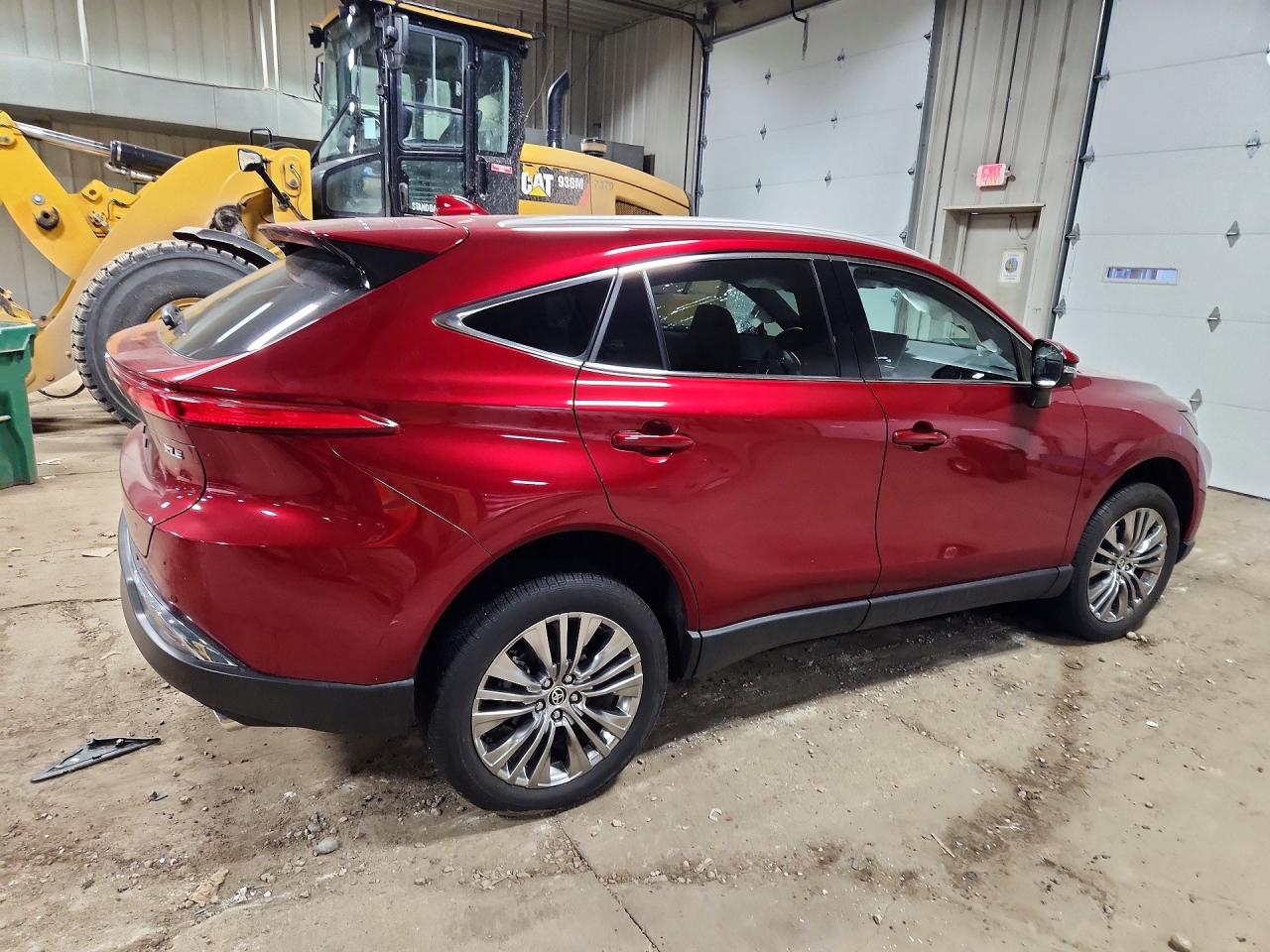 2024 TOYOTA VENZA XLE photo 3
