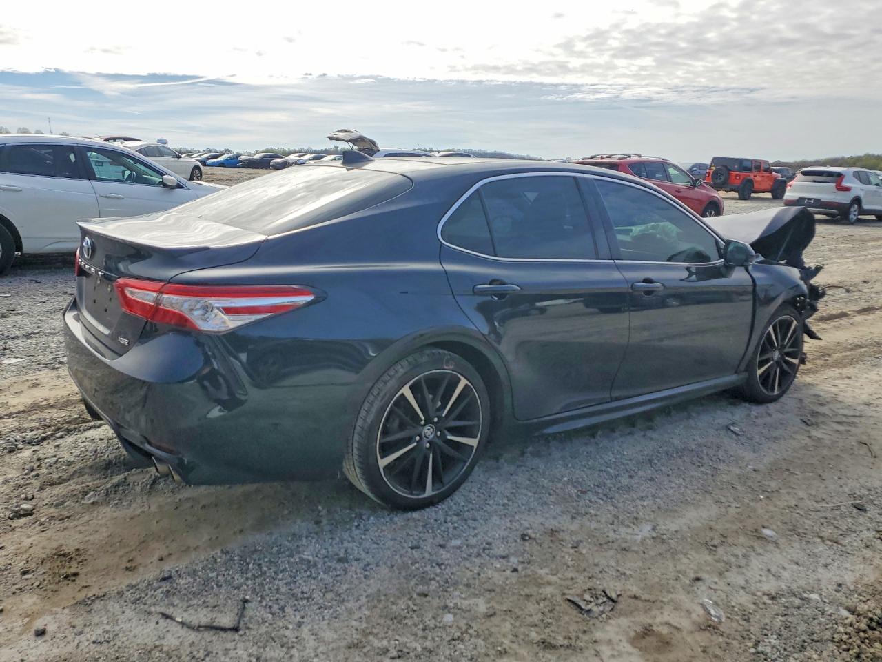 2020 TOYOTA CAMRY XSE photo 5