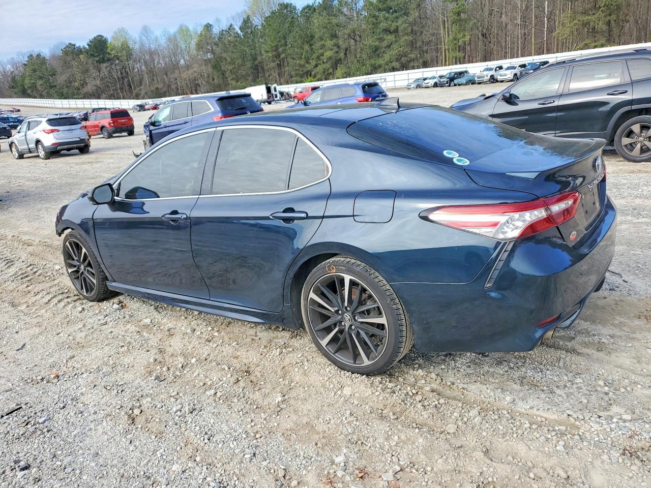 2020 TOYOTA CAMRY XSE photo 3