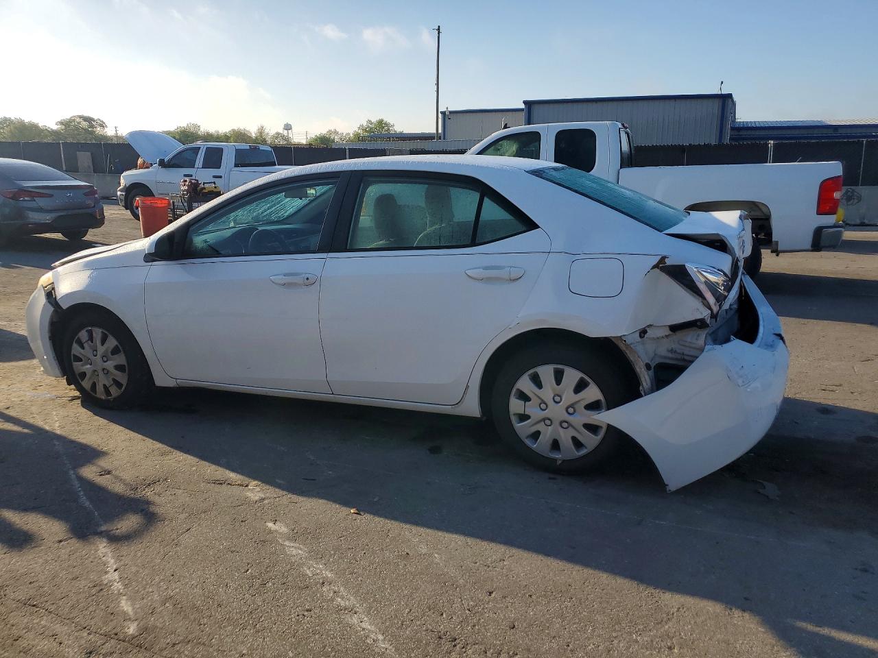 2015 TOYOTA COROLLA L photo 3