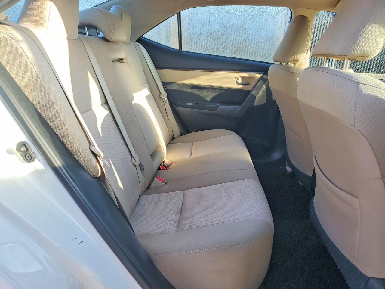 2015 TOYOTA COROLLA L photo 19