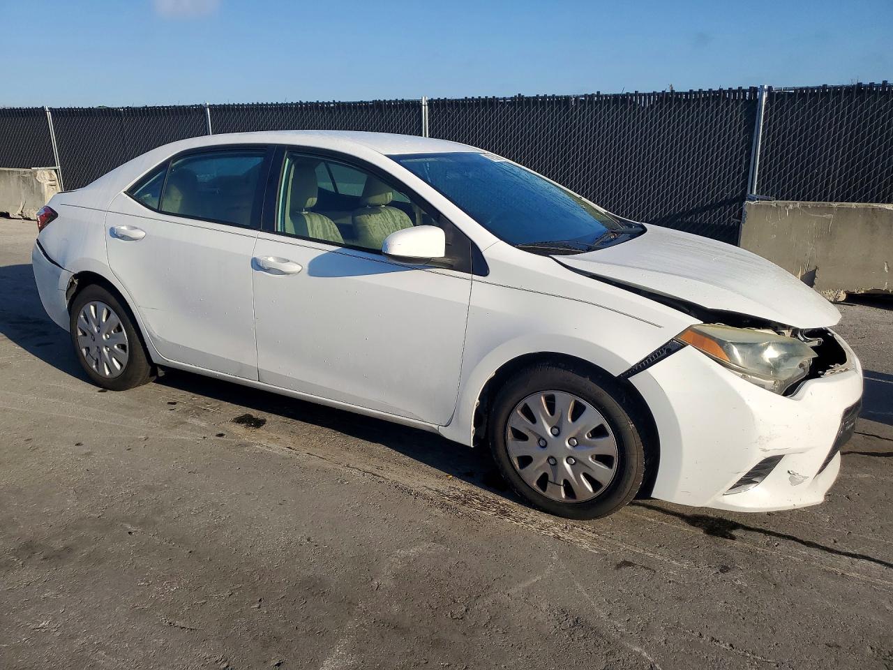 2015 TOYOTA COROLLA L photo 7