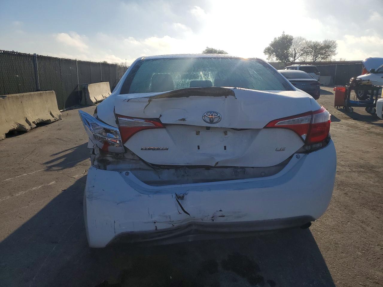 2015 TOYOTA COROLLA L photo 11
