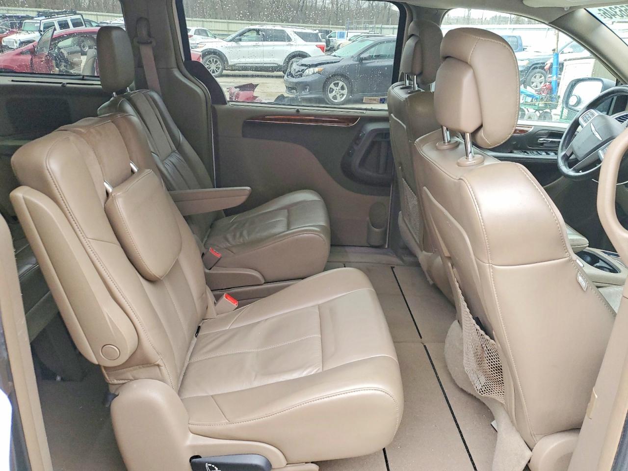 2011 CHRYSLER TOWN & COUNTRY LIMITED photo 11