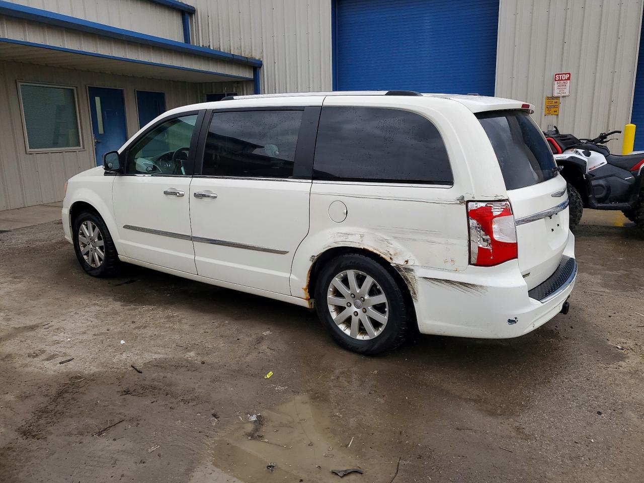 2011 CHRYSLER TOWN & COUNTRY LIMITED photo 2