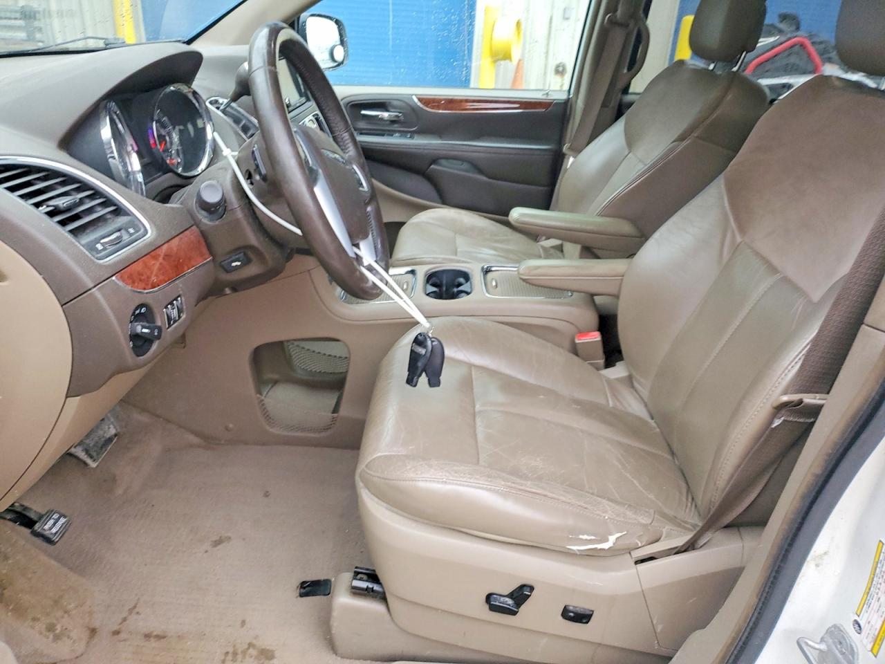 2011 CHRYSLER TOWN & COUNTRY LIMITED photo 7