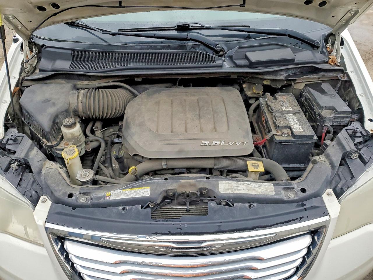 2011 CHRYSLER TOWN & COUNTRY LIMITED photo 12