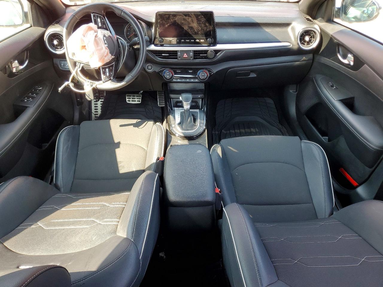2023 KIA FORTE GT-LINE photo 15