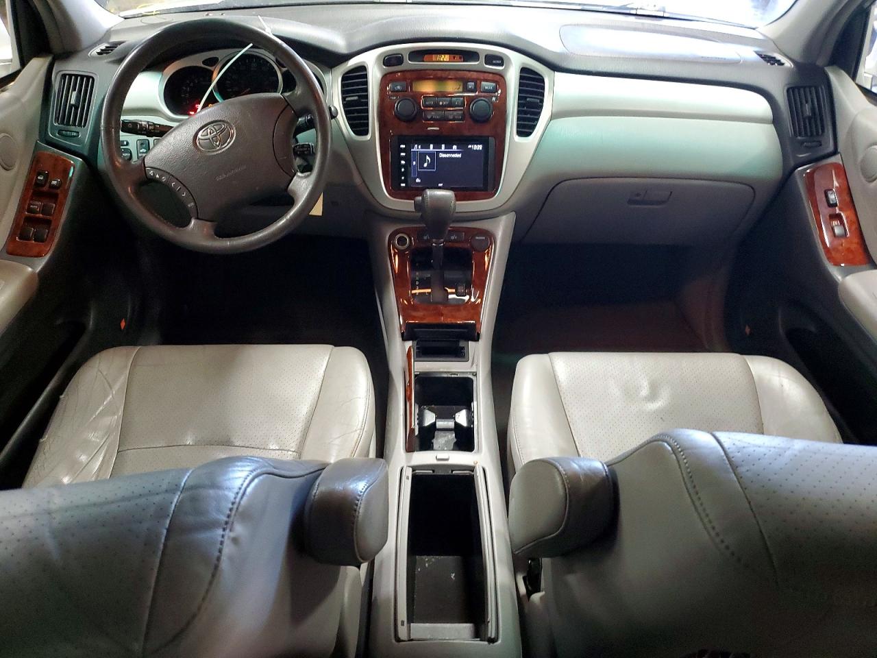 2004 TOYOTA HIGHLANDER LIMITED photo 15