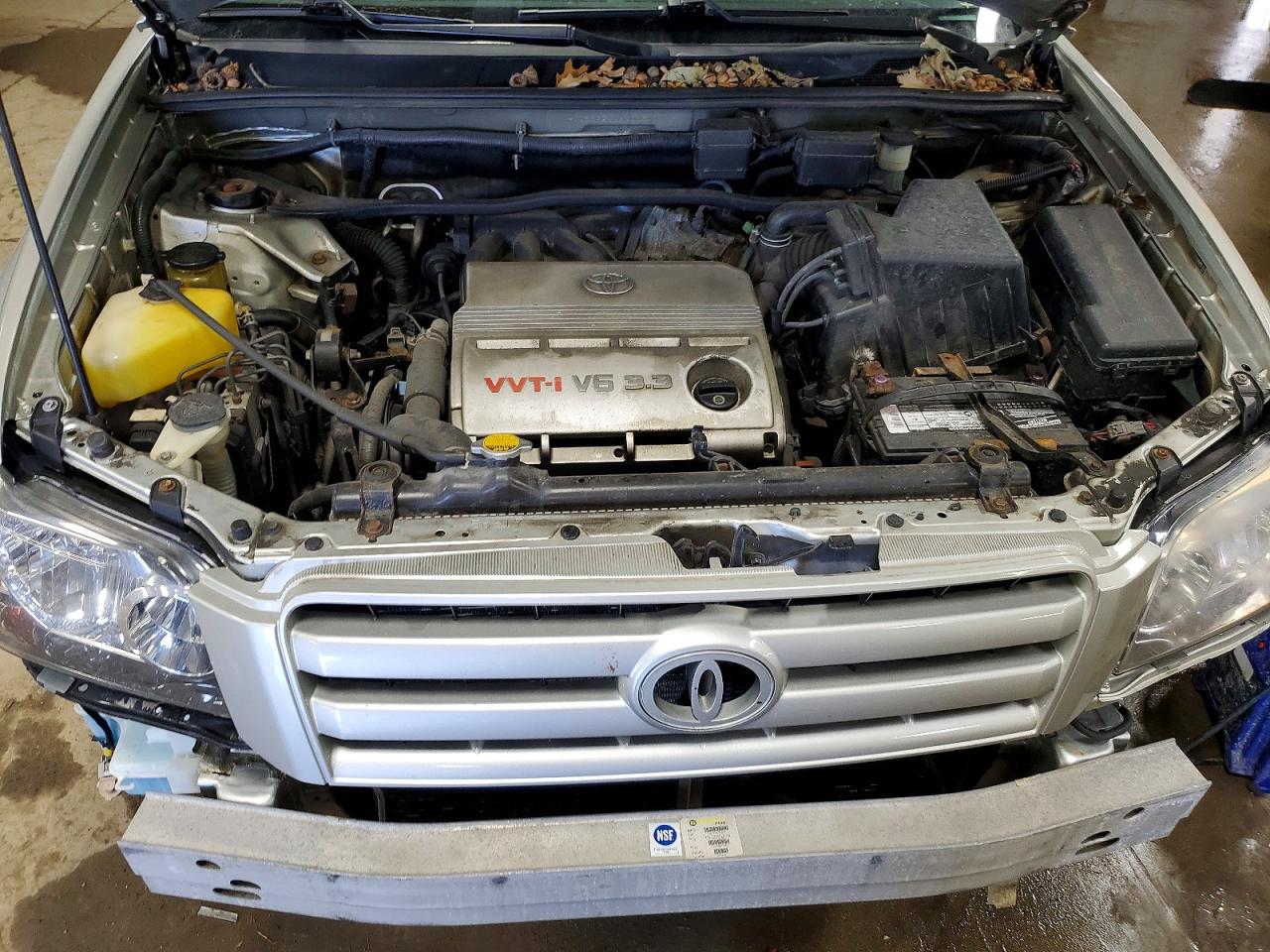 2004 TOYOTA HIGHLANDER LIMITED photo 21