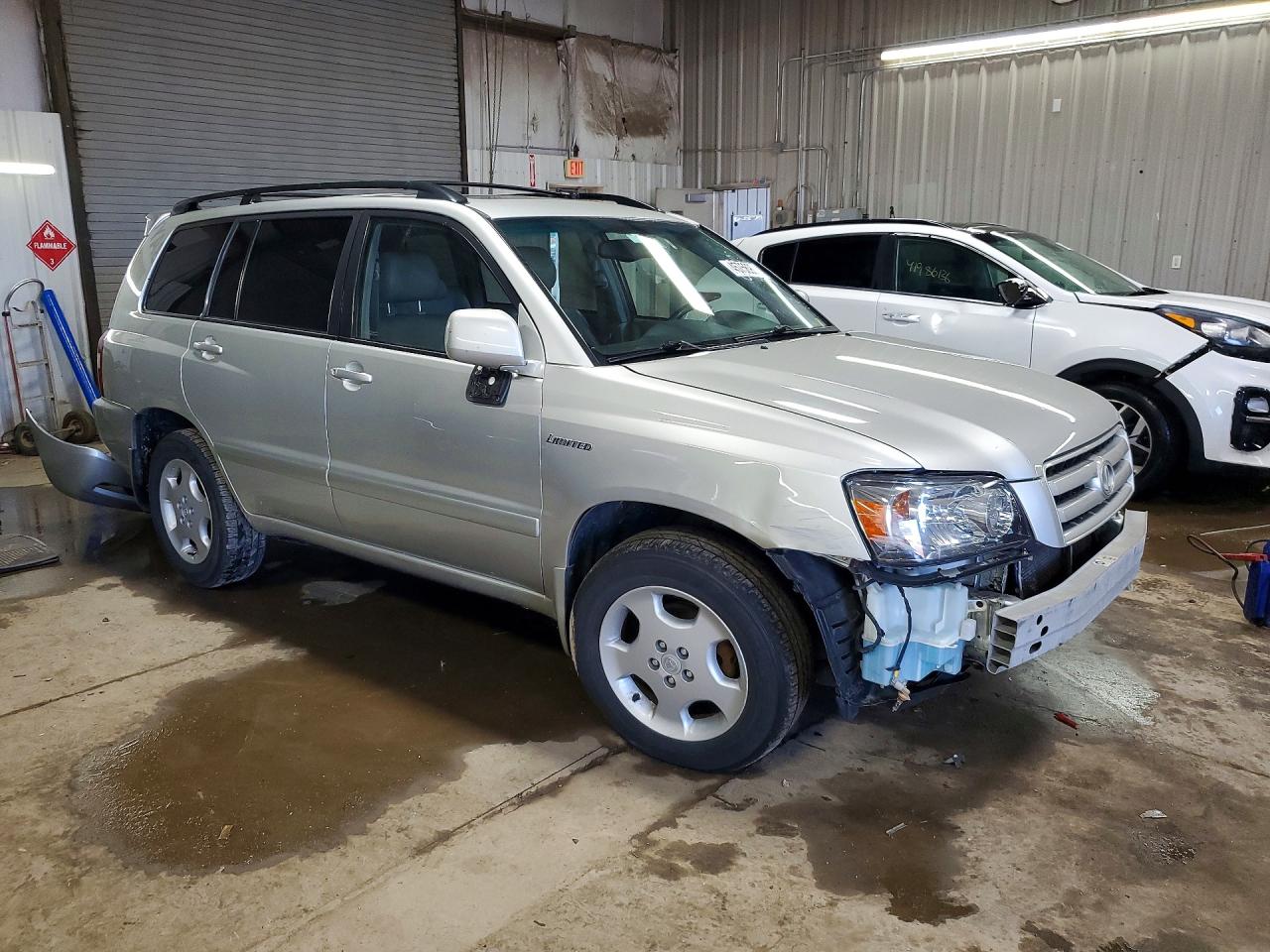 2004 TOYOTA HIGHLANDER LIMITED photo 7