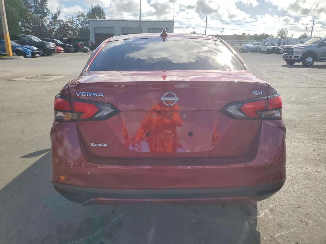2024 NISSAN VERSA SV photo 6