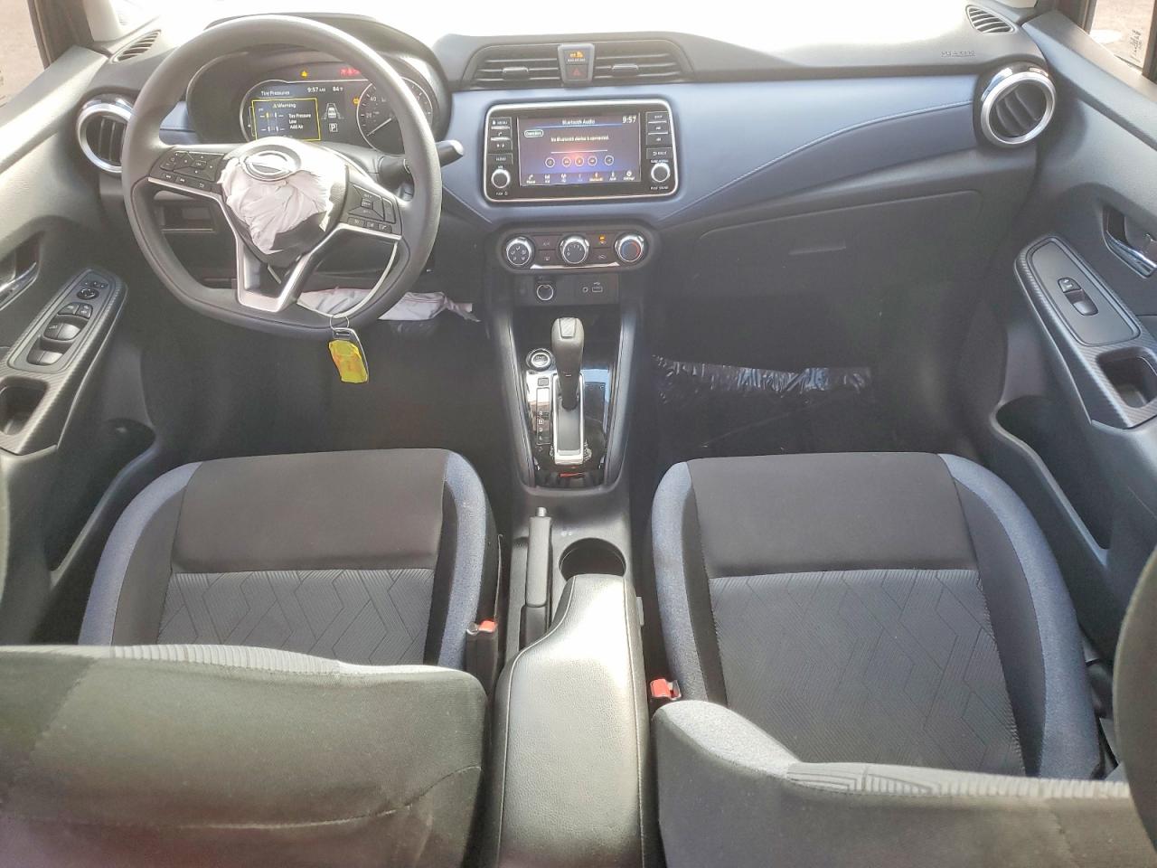2024 NISSAN VERSA SV photo 8