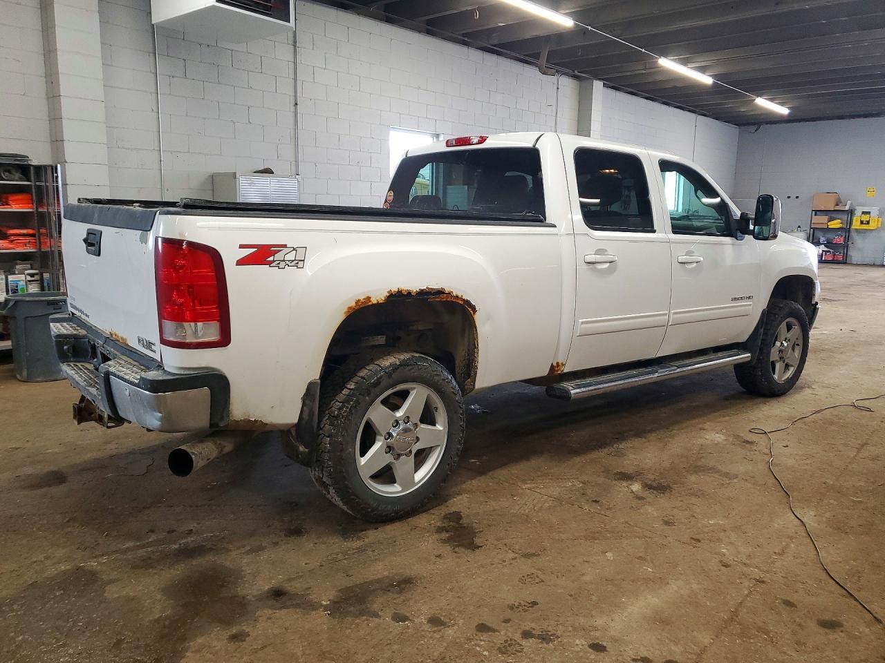 2011 GMC SIERRA K2500 SLT photo 3