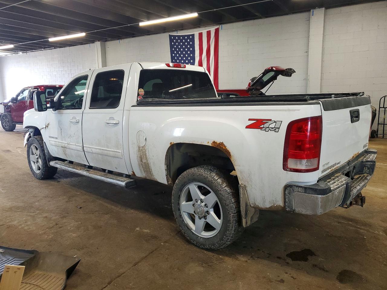 2011 GMC SIERRA K2500 SLT photo 2