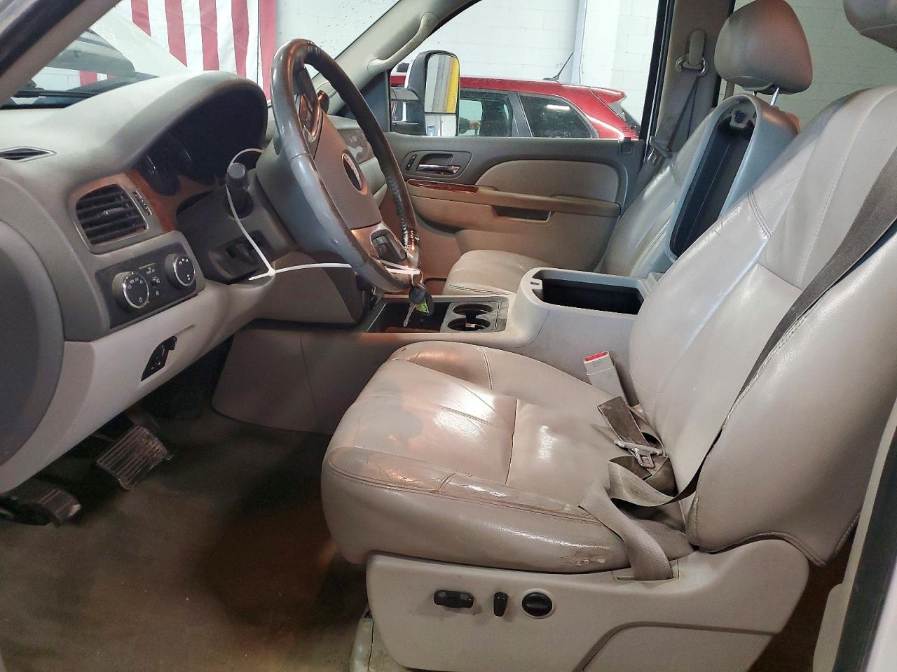 2011 GMC SIERRA K2500 SLT photo 7