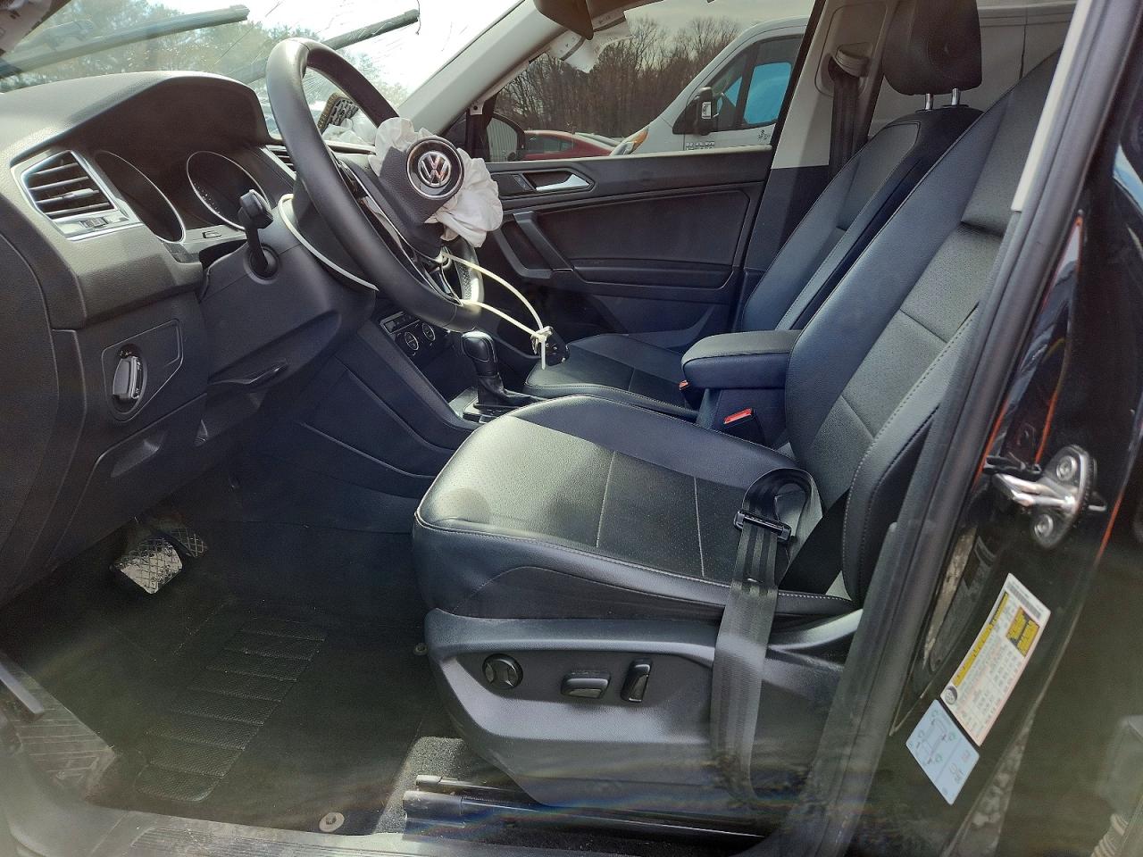 2020 VOLKSWAGEN TIGUAN SE photo 19
