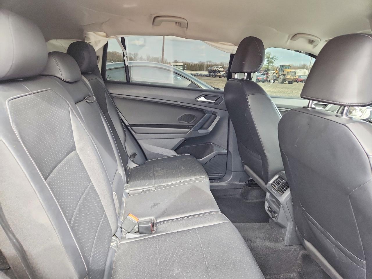 2020 VOLKSWAGEN TIGUAN SE photo 31