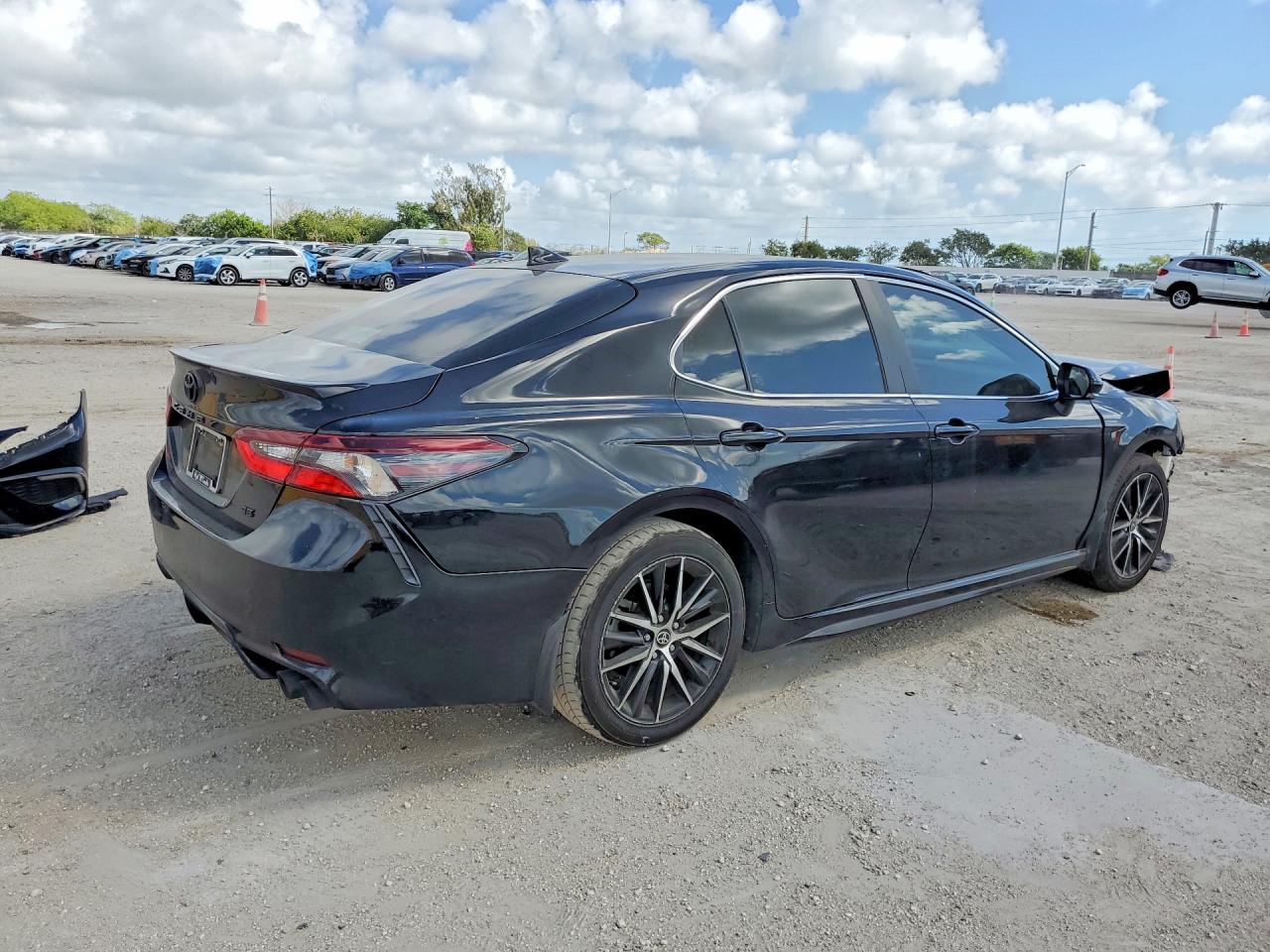 2024 TOYOTA CAMRY SE photo 7