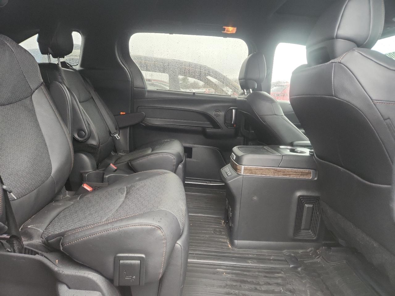 2025 TOYOTA SIENNA PLATINUM 7-PASSENGER photo 21