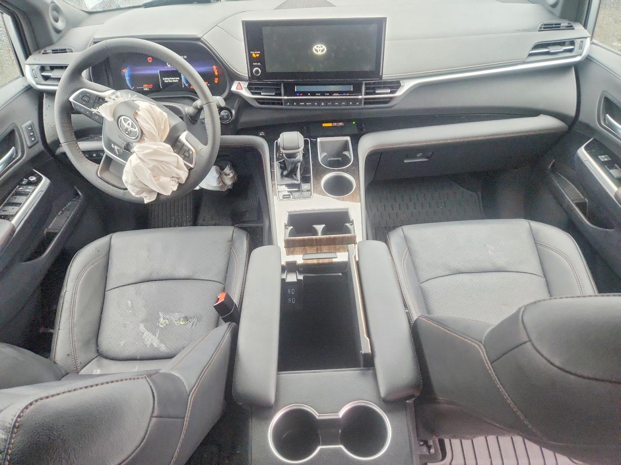 2025 TOYOTA SIENNA PLATINUM 7-PASSENGER photo 15