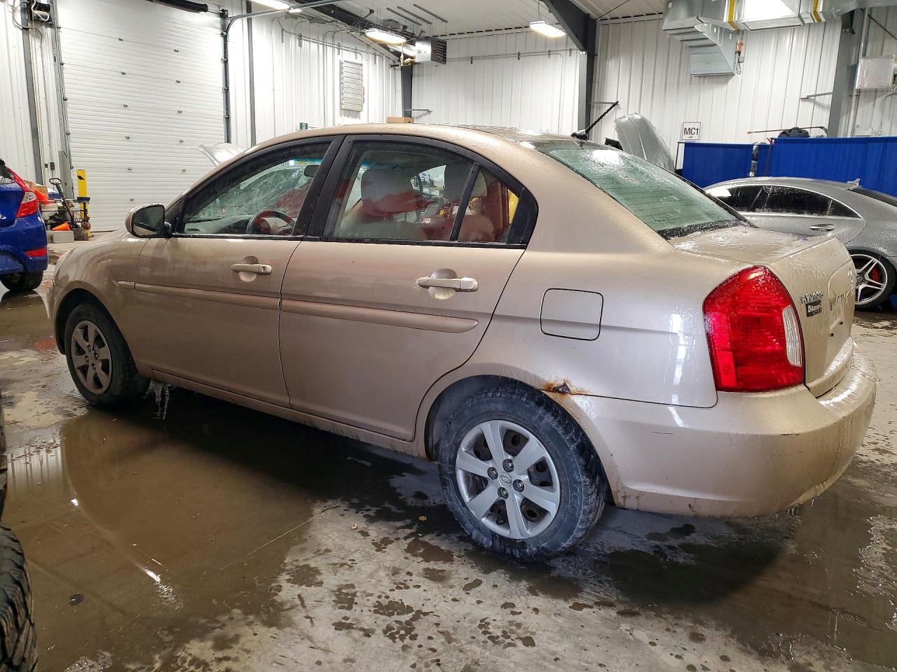 2010 HYUNDAI ACCENT GLS photo 2