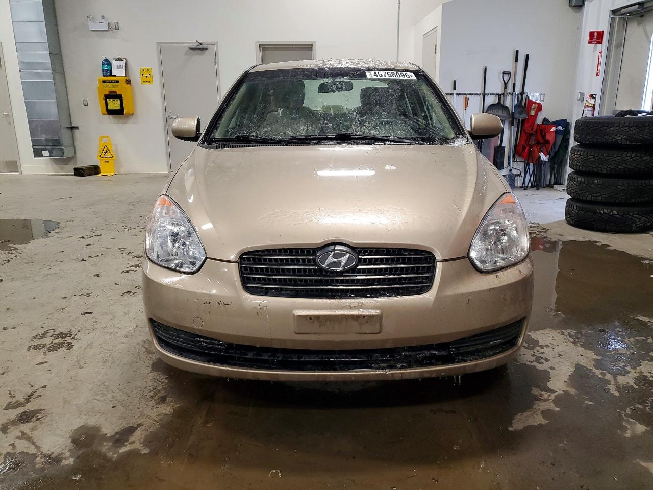 2010 HYUNDAI ACCENT GLS photo 5