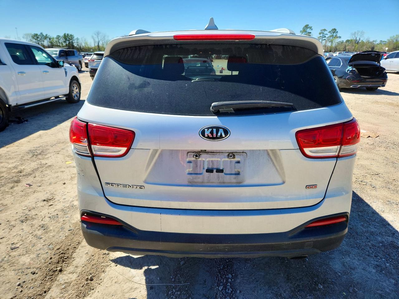 2016 KIA SORENTO LX photo 16