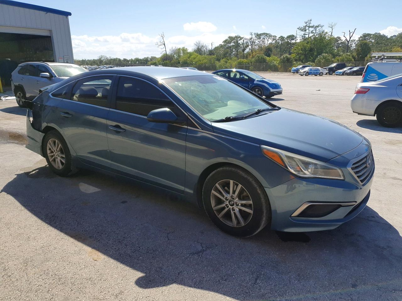 2017 HYUNDAI SONATA SE photo 4