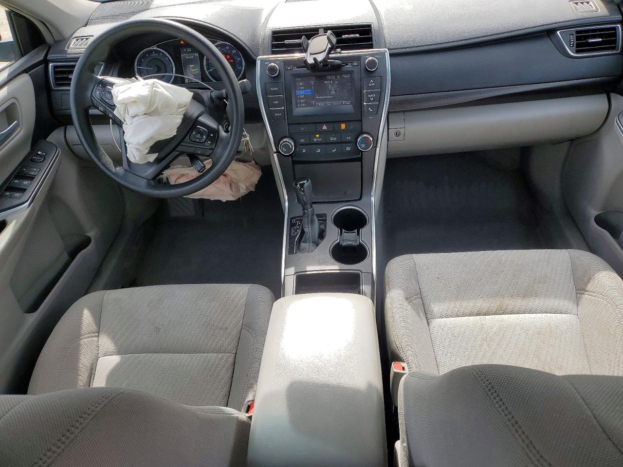 2017 TOYOTA CAMRY LE photo 8