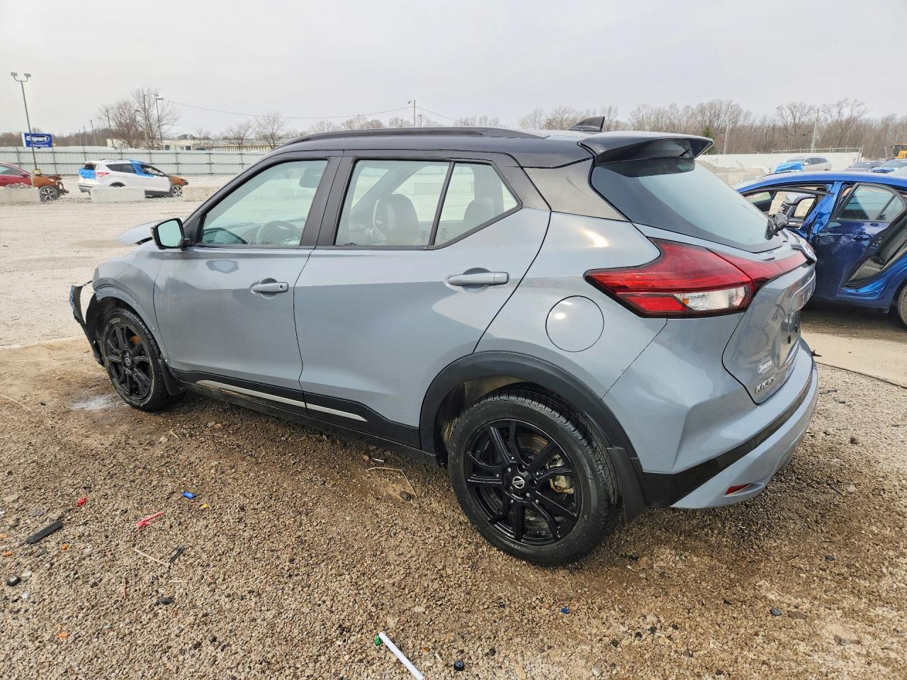 2021 NISSAN KICKS SR photo 2