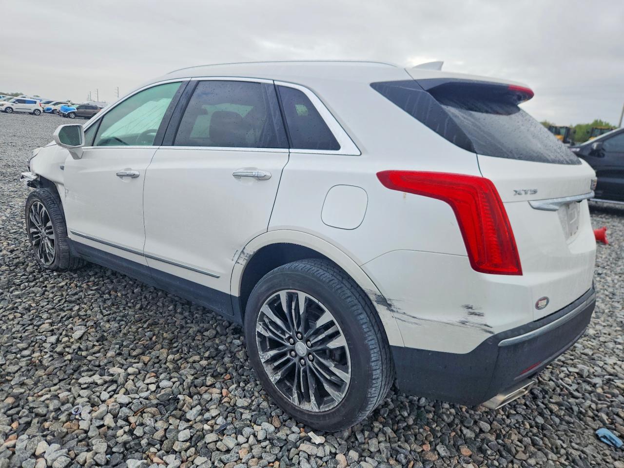 2018 CADILLAC XT5 PREMIUM LUXURY photo 2