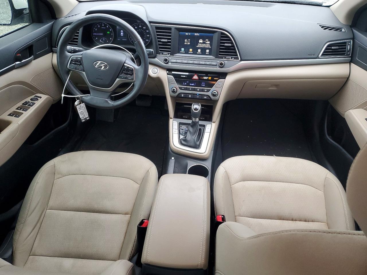 2017 HYUNDAI ELANTRA SE photo 8