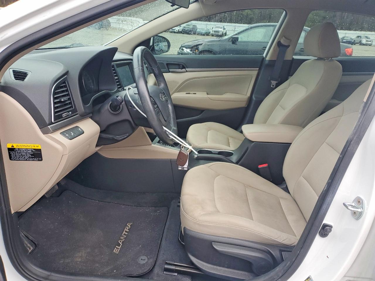 2017 HYUNDAI ELANTRA SE photo 7