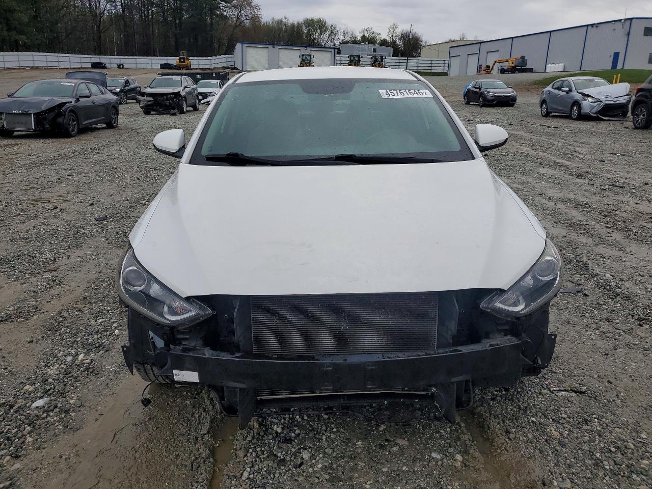 2017 HYUNDAI ELANTRA SE photo 5
