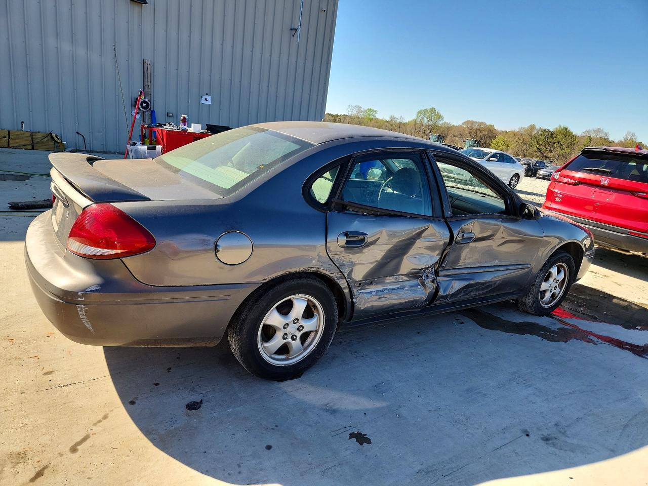 2005 FORD TAURUS SE photo 3