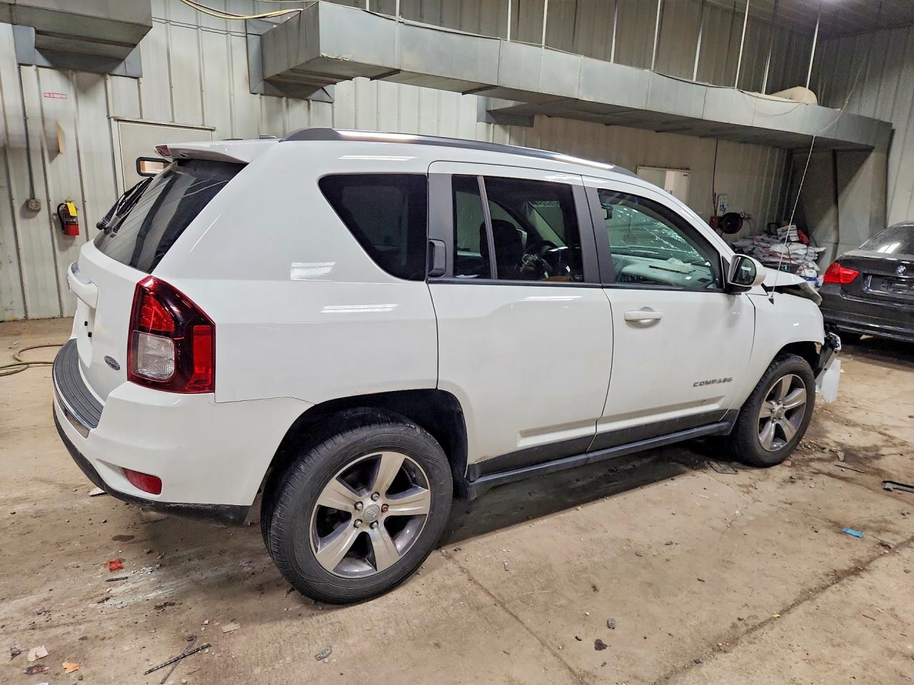2017 JEEP COMPASS LATITUDE photo 3