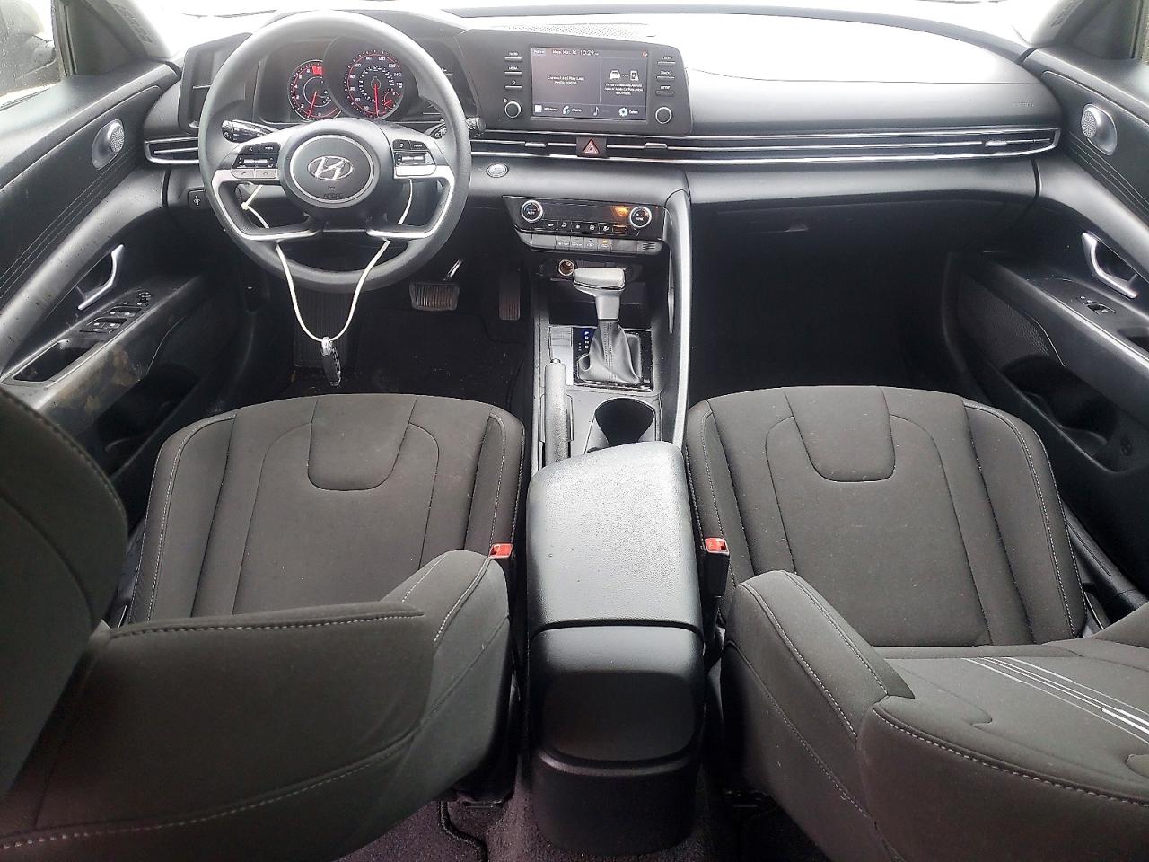 2023 HYUNDAI ELANTRA photo 8