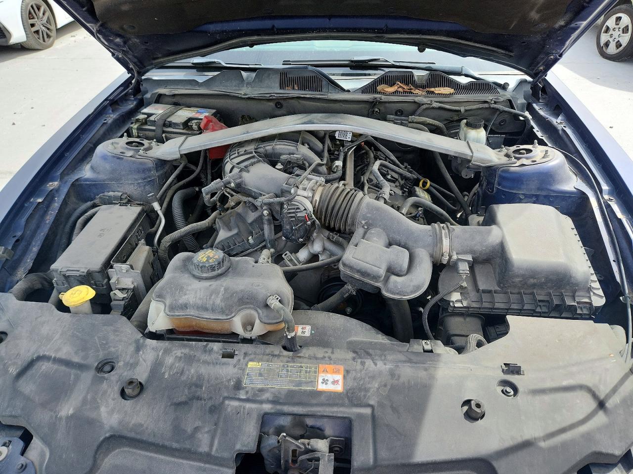 2012 FORD MUSTANG photo 11