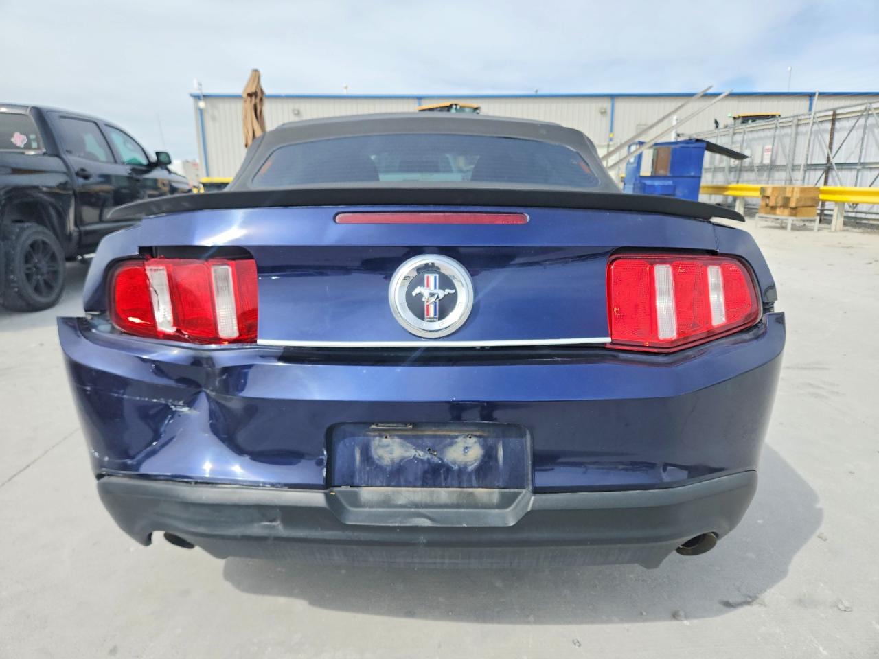 2012 FORD MUSTANG photo 6