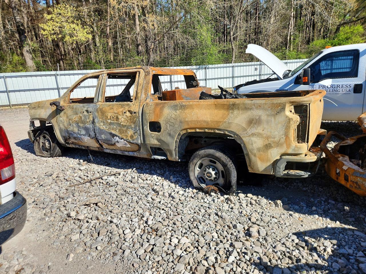 2025 CHEVROLET SILVERADO K2500 HEAVY DUTY photo 2
