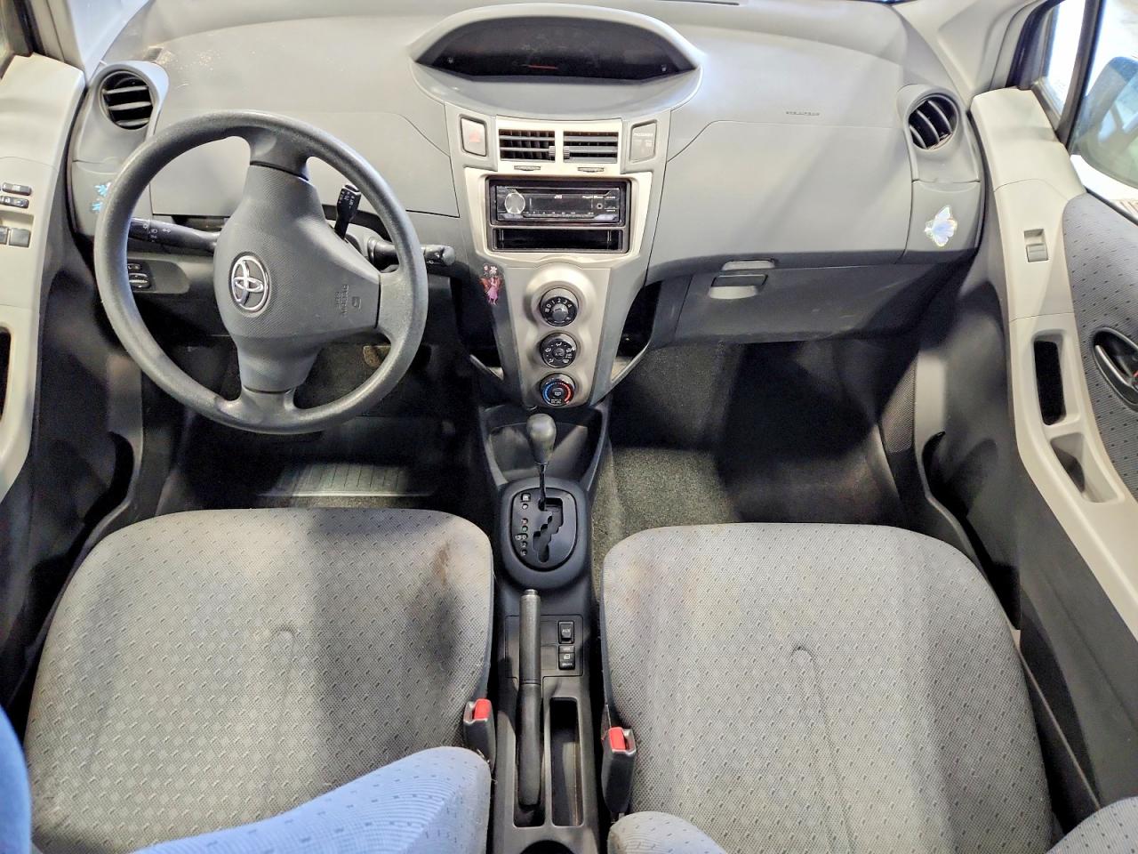 2010 TOYOTA YARIS BASE photo 8