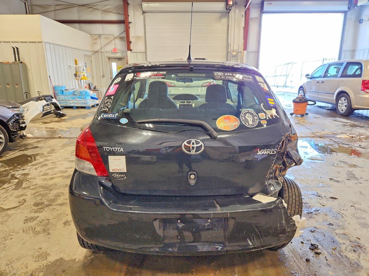 2010 TOYOTA YARIS BASE photo 6