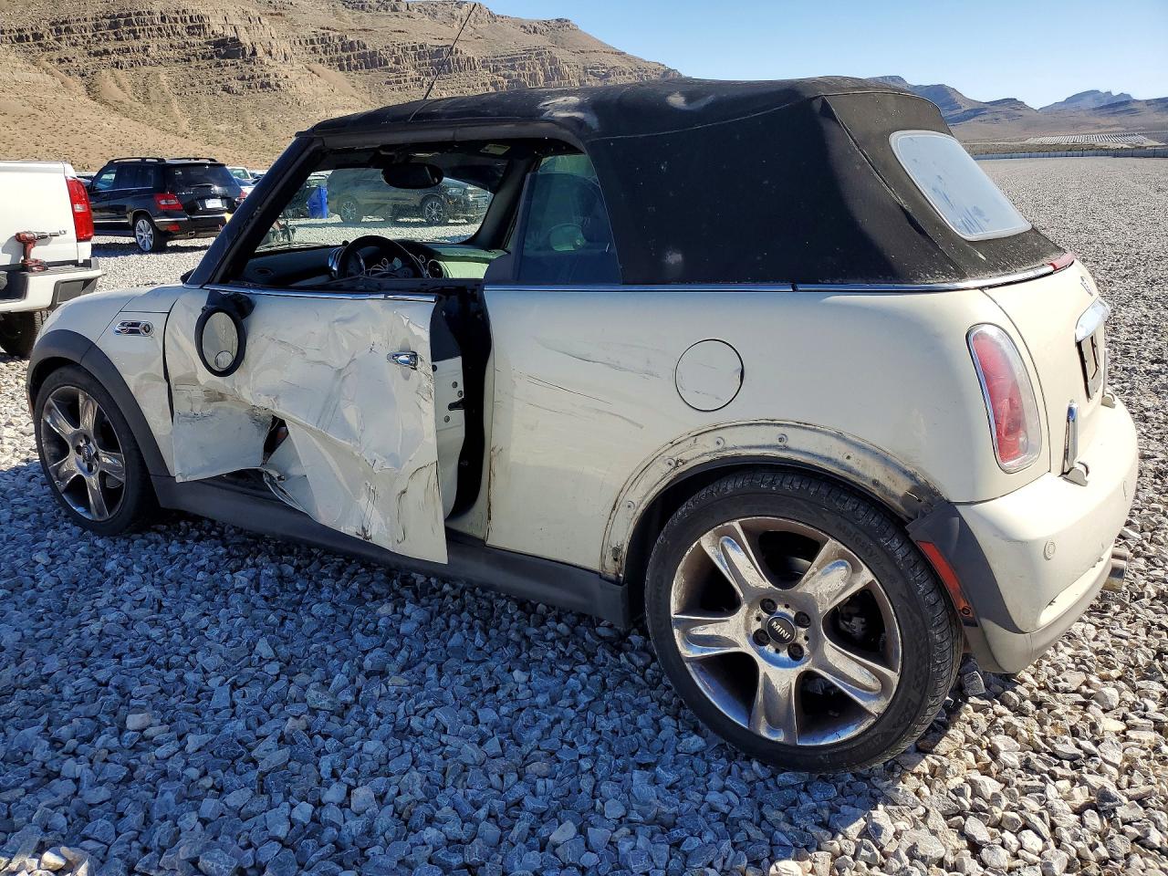 2008 MINI COOPER S photo 2